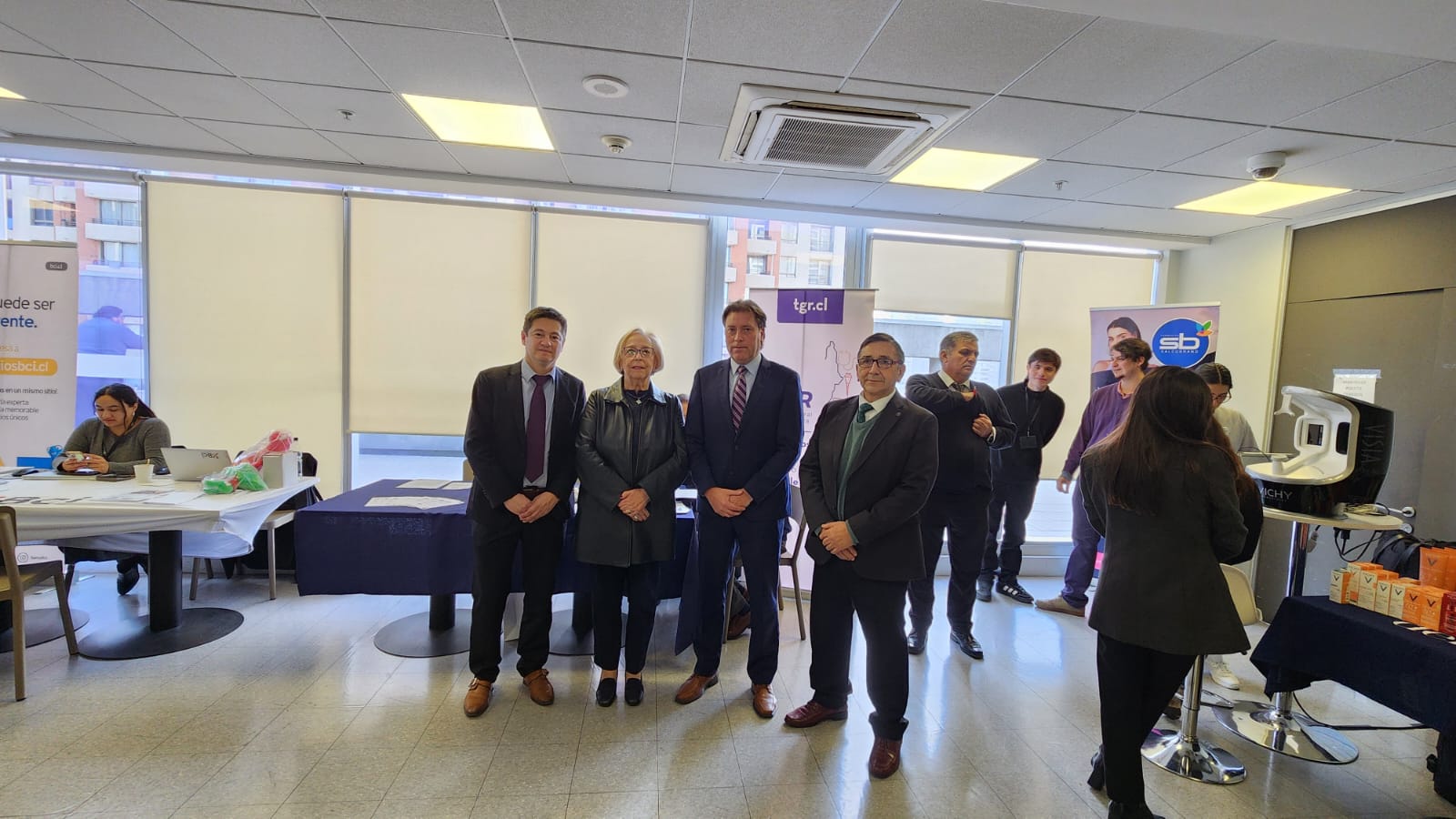 Exitosa feria de beneficios bienestar laboral en la Corporación Administrativa del Poder Judicial.