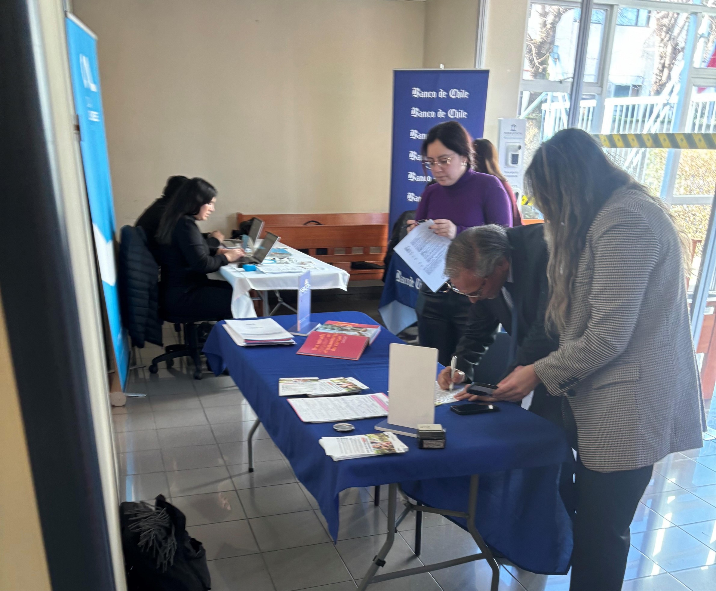 Feria de Beneficios reunió a instituciones y promovió el bienestar de funcionarios y funcionarias en la Corte de Apelaciones de Talca