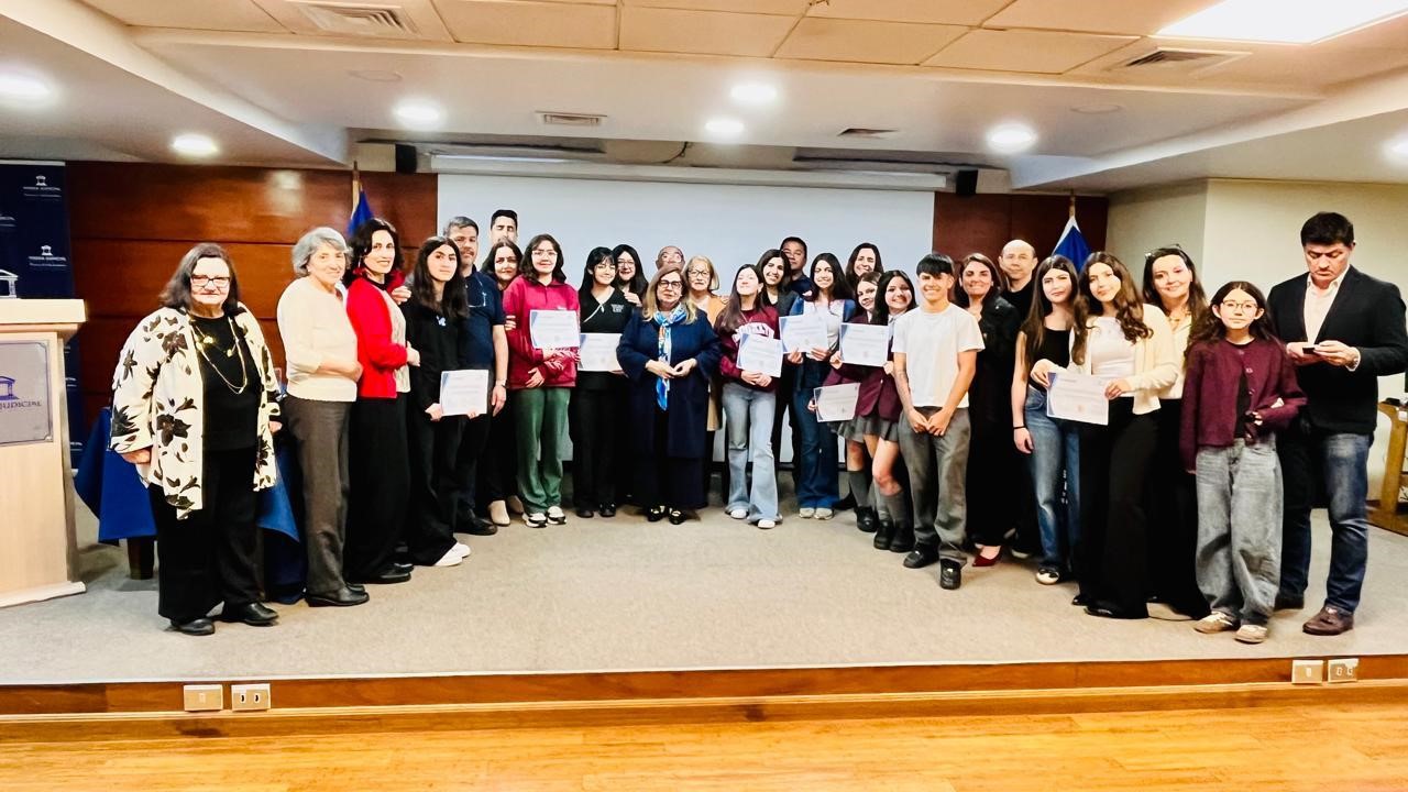 Departamento de Bienestar de Valparaíso reconoce el mérito académico de sus afiliados en ceremonia de Rendimiento Estudiantil